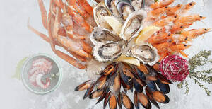 Featured image for Café Mosaic (Carlton Hotel) offering 1-for-1 Seafood Buffet for DBS/POSB cardholders till 31 Dec 2022