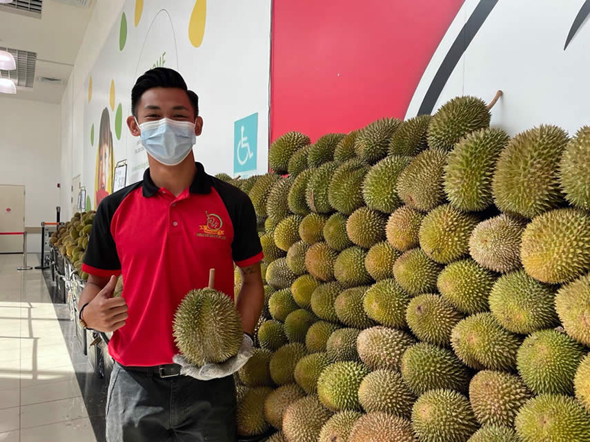 Lobang: Giant Tampines Hypermarket selling durians from as low as S$2* per durian till 30 June 2022 - 23