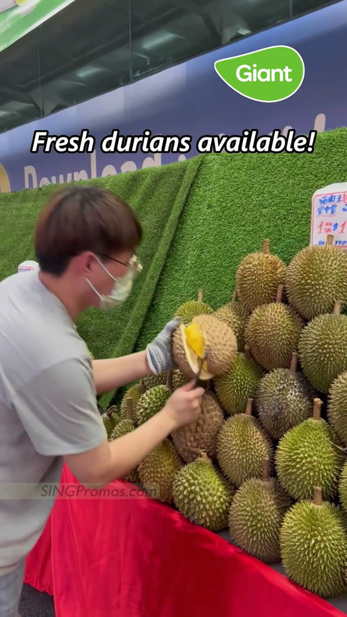 Lobang: Giant Tampines Pasar Malam till 4 Dec has durians, buttered corn, crispy chicken and more - 24